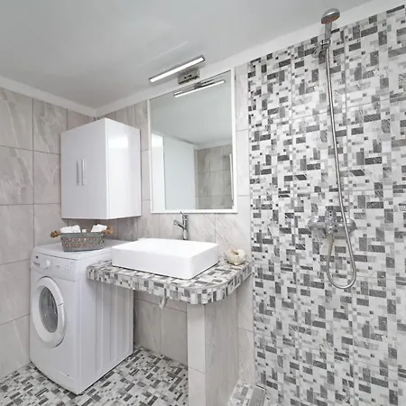 Molos House סקופלוס טאון