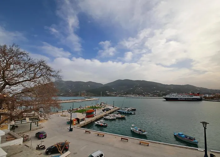 Molos House * Skopelos Town